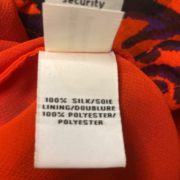 Diane von Furstenberg Hathaway Floral Silk Blouse, Size L Color Red/Purple/Black - Picture 12 of 13